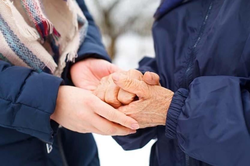 El ve ayaklarda ani mavi-mor renk değişimlerine dikkat