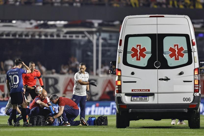 Uruguaylı futbolcu Juan Izquierdo yaşam savaşını kaybetti Sahada baygınlık geçirmişti...