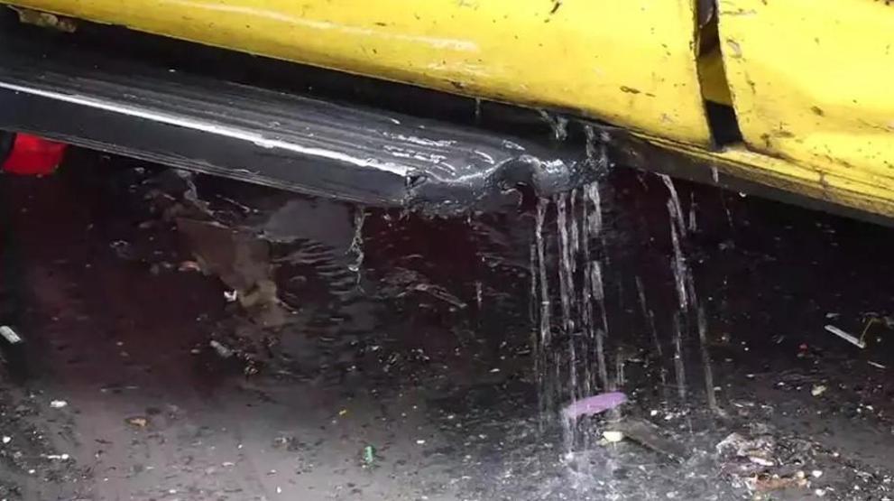 SON DAKİKA İstanbul yoğun yağış altında Hemen yanıbaşı ise kavruluyor Ürünler biçilmeden tarlada kalıyor