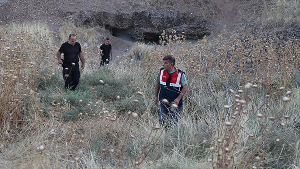 SON DAKİKA Kayıp Narin bulundu mu Narin Güranın amcası kasten öldürmekten tutuklandı Narin cinayete mi kurban gitti