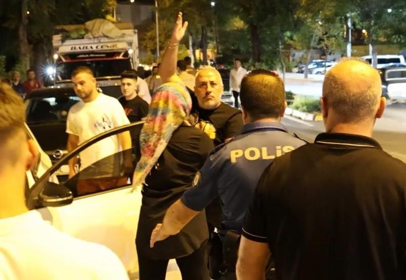 Hem suçlu hem güçlü Polise ilginç teklif