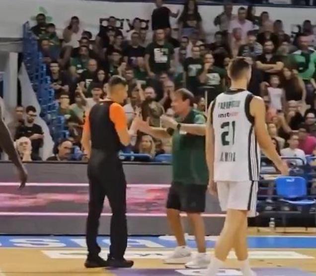 Ergin Atamandan Panathinaikos taraftarlarının skandal pankartı hakkında açıklama