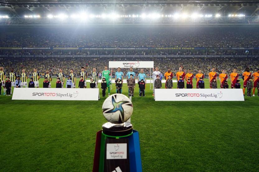 Fenerbahçe - Galatasaray derbisinin biletleri satışa çıkıyor Dünya derbisinin bilet fiyatları belli oldu...