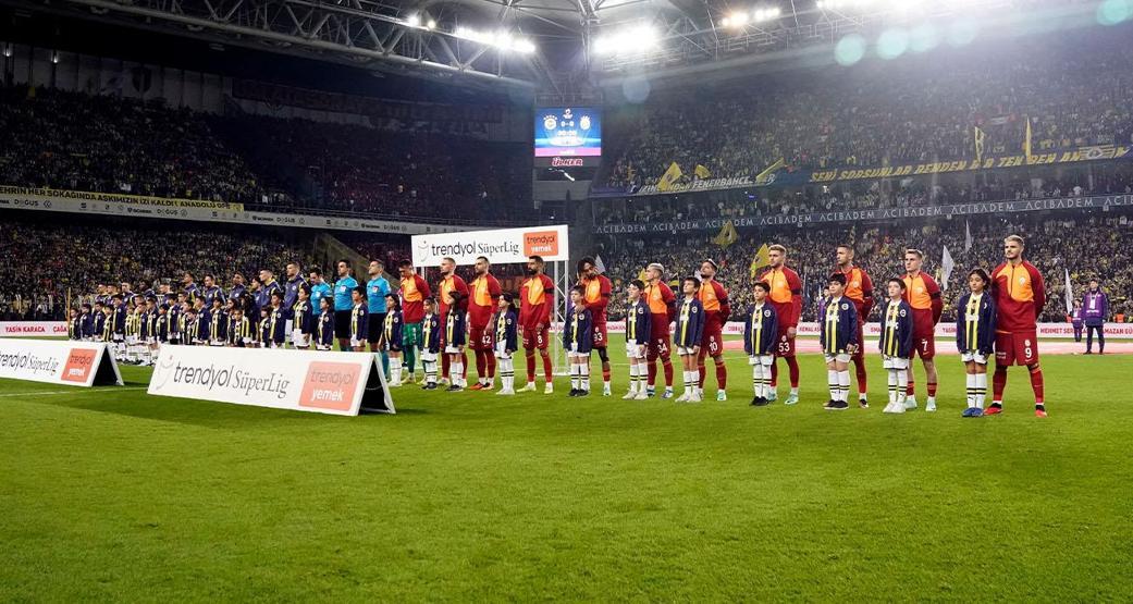 Fenerbahçe - Galatasaray derbisinin biletleri satışa çıkıyor Dünya derbisinin bilet fiyatları belli oldu...