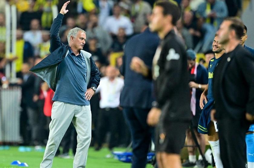 Fenerbahçe - Galatasaray derbisi sonrası Jose Mourinhoya sert eleştiri Nihat Kahveci ve Erman Özgürden flaş yorum...