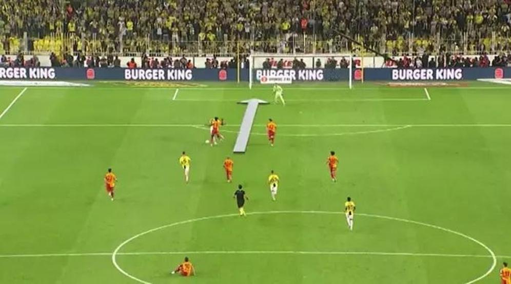 Fenerbahçe - Galatasaray maçındaki tartışmalı pozisyonlar değerlendirildi Eski hakemlerin yorumu ne Penaltı kararı doğru mu