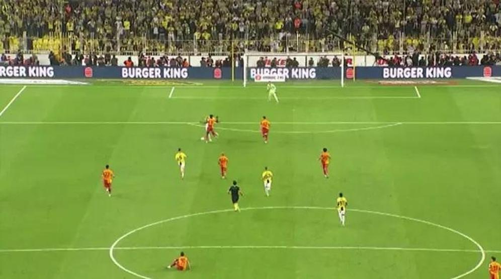 Fenerbahçe - Galatasaray maçındaki tartışmalı pozisyonlar değerlendirildi Eski hakemlerin yorumu ne Penaltı kararı doğru mu