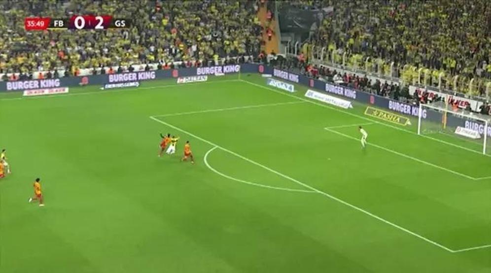 Fenerbahçe - Galatasaray maçındaki tartışmalı pozisyonlar değerlendirildi Eski hakemlerin yorumu ne Penaltı kararı doğru mu
