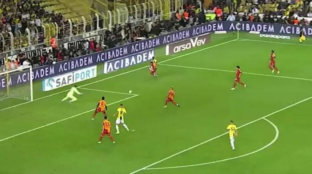 Fenerbahçe - Galatasaray maçındaki tartışmalı pozisyonlar değerlendirildi Eski hakemlerin yorumu ne Penaltı kararı doğru mu