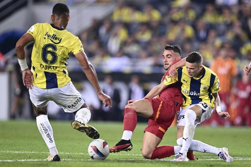 Derbi galibiyeti sonrası Süper Ligde dengeler değişti İşte şampiyonluğun favorisinin oranı...
