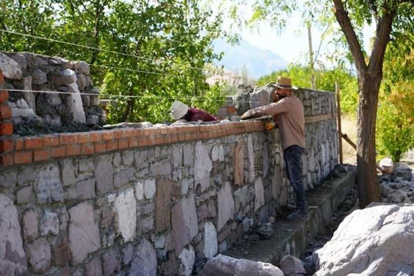 Onlar taşın sanatkarları: Aylık 100 bin lira kazanıyorlar