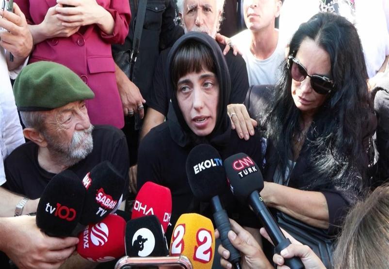 Oyuncu Ahu Tuğba son yolculuğuna uğurlandı