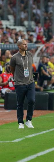 Mourinhodan laptop tepkisi Antalyaspor - Fenerbahçe maçında yaşanan tartışmalı pozisyonlar incelendi...
