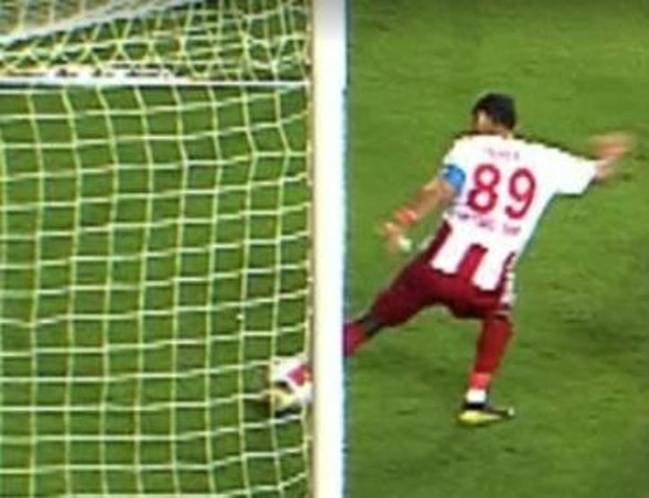 Mourinhodan laptop tepkisi Antalyaspor - Fenerbahçe maçında yaşanan tartışmalı pozisyonlar incelendi...