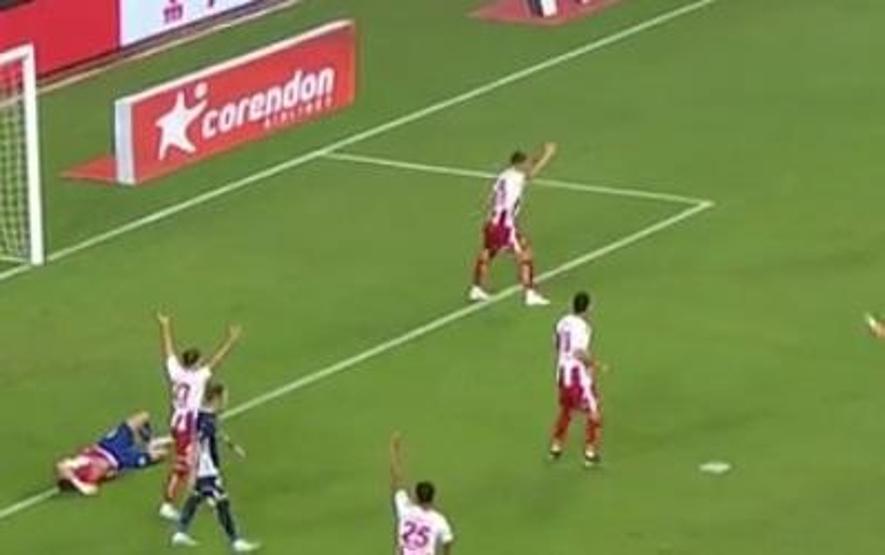 Mourinhodan laptop tepkisi Antalyaspor - Fenerbahçe maçında yaşanan tartışmalı pozisyonlar incelendi...