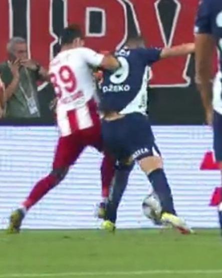 Mourinhodan laptop tepkisi Antalyaspor - Fenerbahçe maçında yaşanan tartışmalı pozisyonlar incelendi...