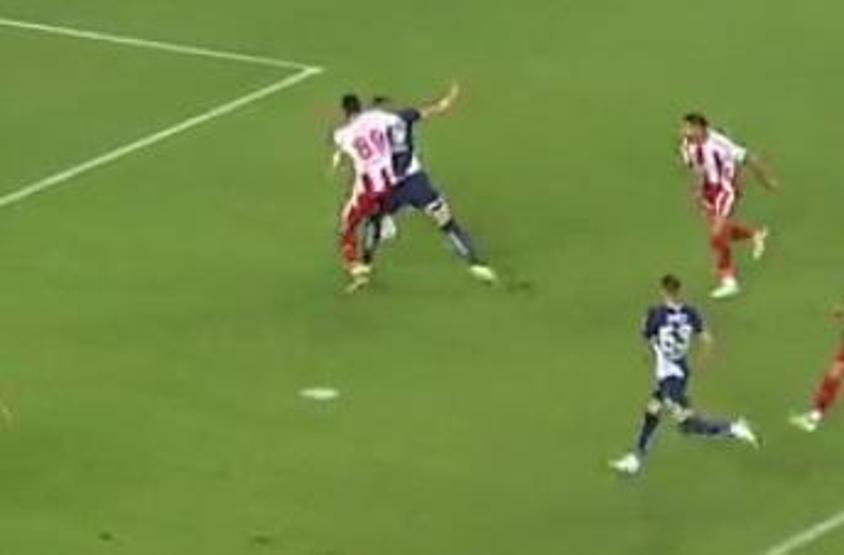 Mourinhodan laptop tepkisi Antalyaspor - Fenerbahçe maçında yaşanan tartışmalı pozisyonlar incelendi...