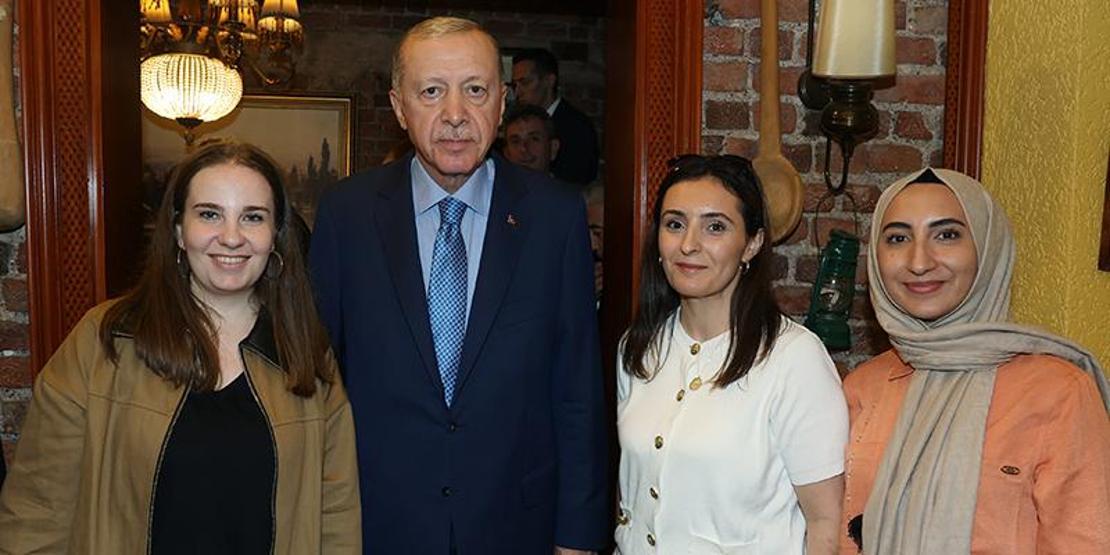 Cumhurbaşkanı Erdoğandan sürpriz ziyaret Çengelköyde vatandaşlar ile sohbet etti