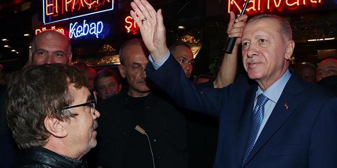 Cumhurbaşkanı Erdoğandan sürpriz ziyaret Çengelköyde vatandaşlar ile sohbet etti