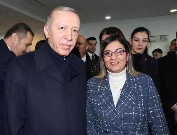 Betül Önderoğlu kimdir? AK Parti Ankara İl Gençlik Kolları Yönetim Kurulu Üyesi Betül Önderoğlu neden vefat etti? - Haberler