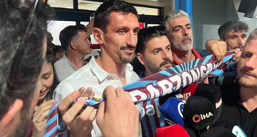 Trabzonsporun yıldız stoperi Stefan Savic, sakatlıklarla boğuşuyor
