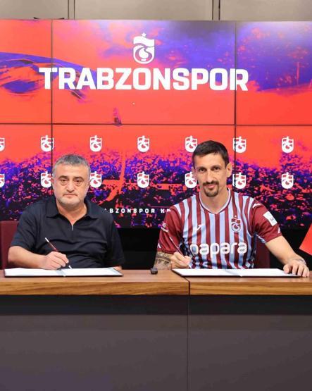 Trabzonsporun yıldız stoperi Stefan Savic, sakatlıklarla boğuşuyor