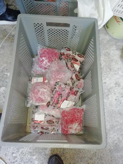 Manisada bozuk ürün baskını Ele geçirilmeseydi insanlara yedirecektiler... Hepsi imha edildi...