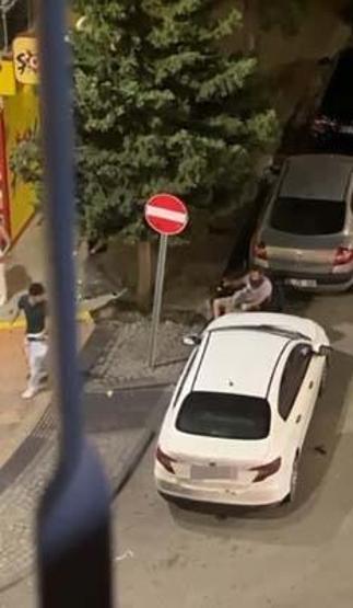 Engelli rampası önüne park eden otomobili görünce çileden çıktı, elindeki penseyle zarar verdi