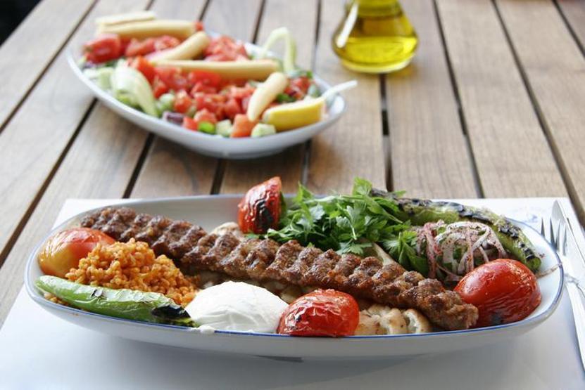 MASTERCHEF YARIŞMACILARI ELİNİZE SU DÖKEMEYECEK Guinness Rekorlar Kitabı’na giren meşhur lezzet Adana kebabı tarifi ve püf noktaları