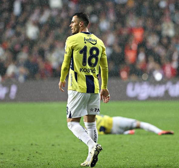 SON DAKİKA | Fenerbahçenin yeni transferi geldiği gibi gidebilir Almanyadan talip çıktı...
