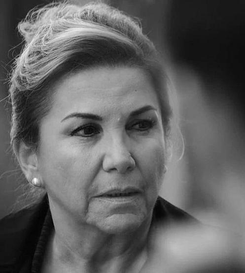 Sihirli Annemin Perihanı Gül Onatın yeni tarzı dikkat çekti EKRANLARA GERİ DÖNDÜ
