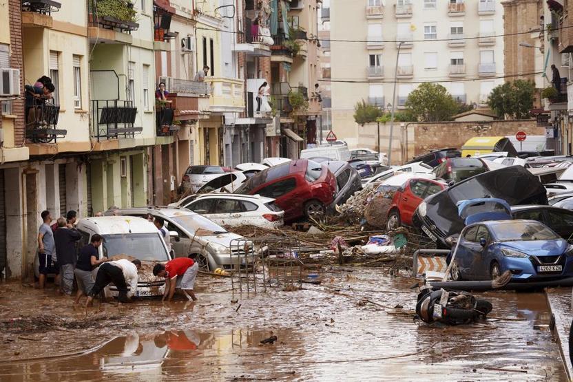 İspanyayı sel vurdu Avrupa’nın kalbinde dehşet: Can kaybı 72ye yükseldi, çok sayıda kişi kayıp...