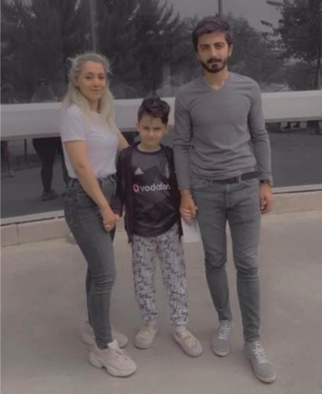 Saatler önce mutluluk pozları paylaşmışlardı... Villada vahşet