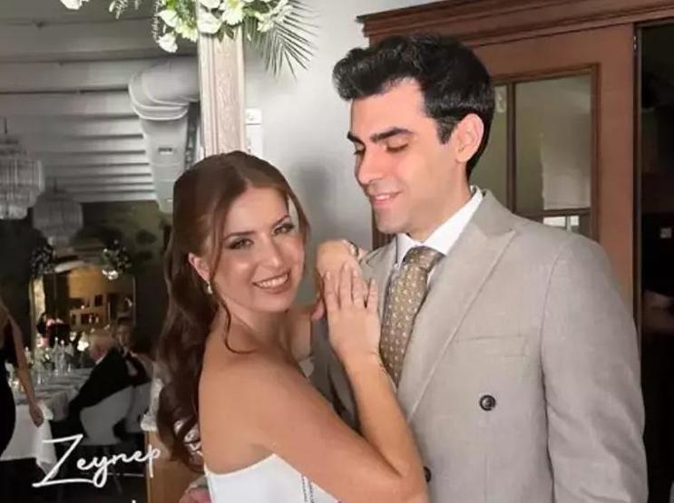 Sihirli Annemin Çileki Zeynep Özkaya ile Oğulcan Can nişanlandı İşte nişandan kareler