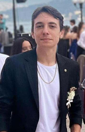 Öyle Bir Geçer Zaman kinin Küçük Osmanı Emir Berke Zincidinin son hali şoke etti O ARTIK 19 YAŞINDA KOCA BİR DELİKANLI