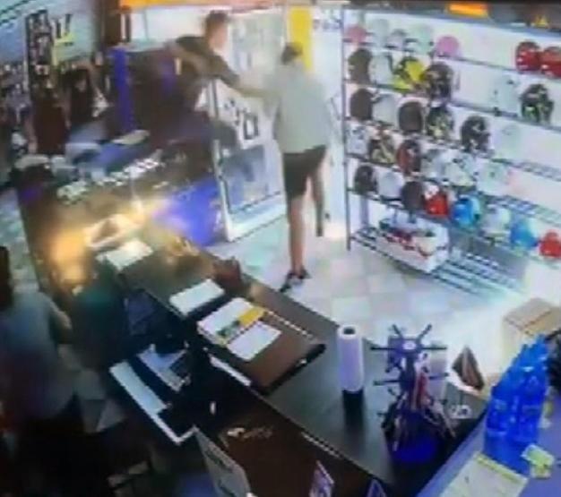 HABER || YER: Antalya... Atatürke hakaret edince cezasını aldı