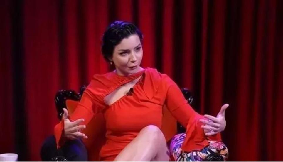 Merve Boluğurdan takipçisine olay yaratacak yanıt Para yerdim