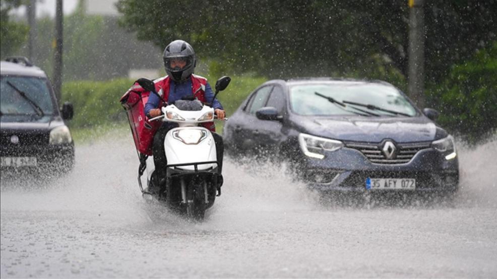 Dikkat Listede İstanbul da var: Meteorolojiden 10 ile sarı kodlu uyarı: Kuvvetli gelecek...