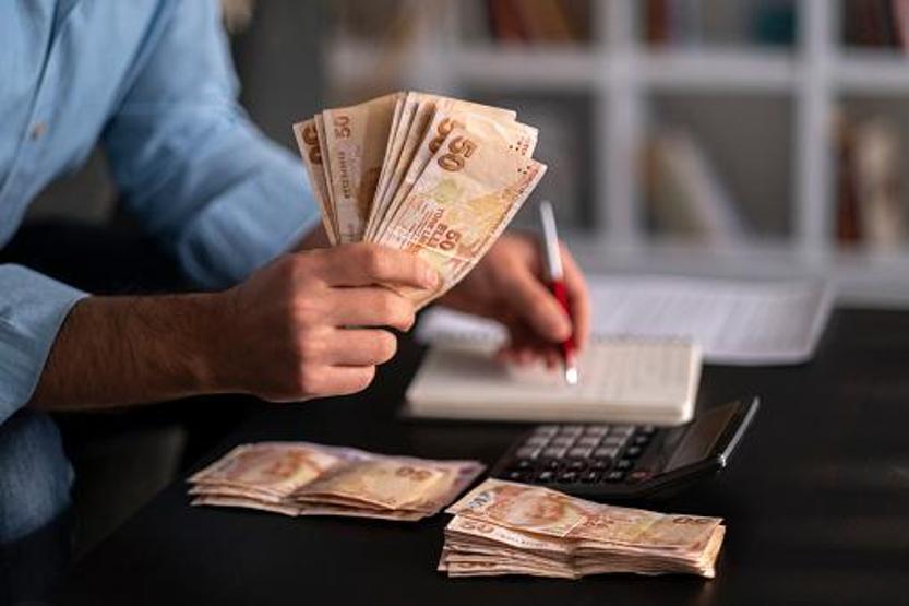 ASGARİ ÜCRET | 2025 yılında asgari ücret ne kadar olacak İşte masadaki olası oranlar ve zamlı maaş listesi...