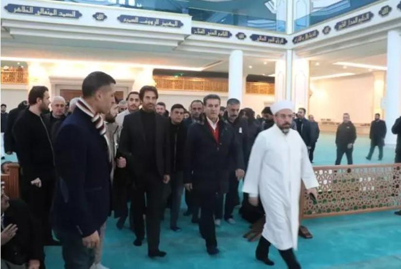 Mahsun Kırmızıgül annesine gözyaşlarıyla veda etti
