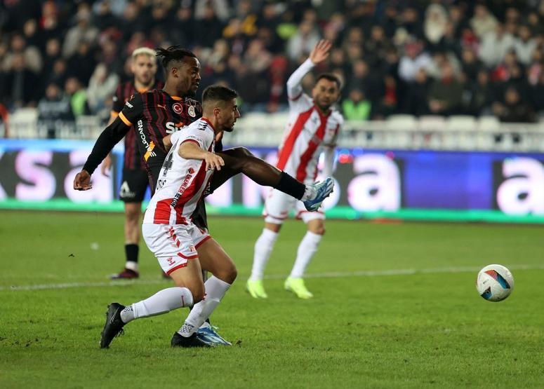 Sivasspor - Galatasaray tartışmalı pozisyonlar | Rey Manaj - Barış Alper Yılmaz pozisyonu için flaş yorum: Rakibin onuru kıran bir hareket, şuursuzluk
