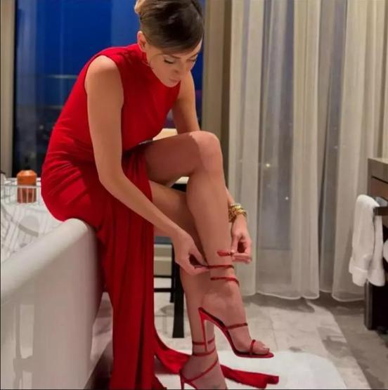 Sinem Kobalın elbisesinin fiyatı ortaya çıktı Sözleri sosyal medyayı salladı