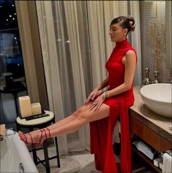 Sinem Kobalın elbisesinin fiyatı ortaya çıktı Sözleri sosyal medyayı salladı