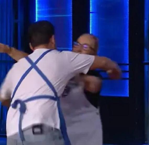 MasterChefte ödül oyununun kazananı belli oldu ANNELER STÜDYOYA GELDİ, YARIŞMACILAR AĞLADI