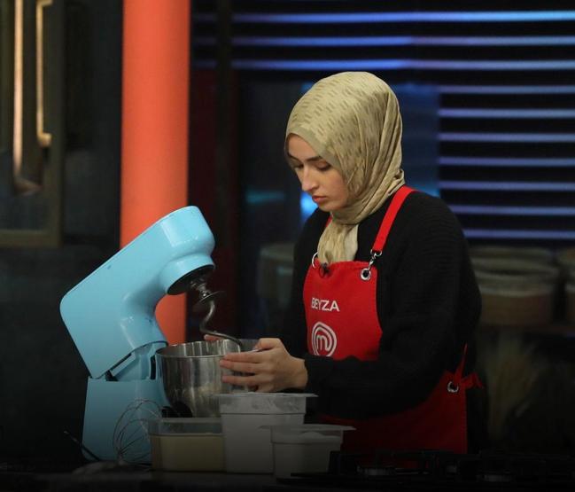 MasterChefte ödül oyununun kazananı belli oldu ANNELER STÜDYOYA GELDİ, YARIŞMACILAR AĞLADI