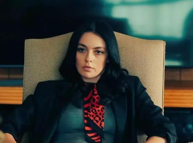 Melis Sezenden ergenlik itirafı Kendimi kullandırtma seviyesindeydim