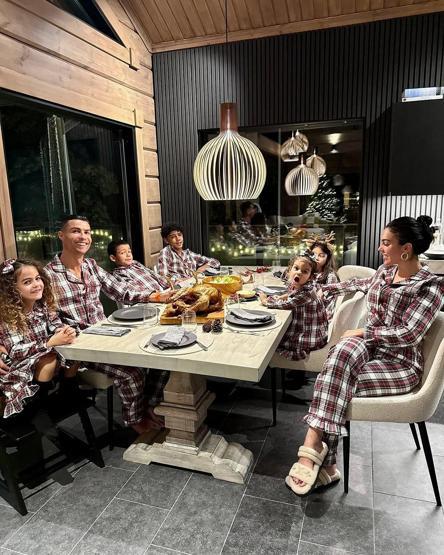 Futbolculardan Noel paylaşımları Cristiano Ronaldo yine damga vurdu...