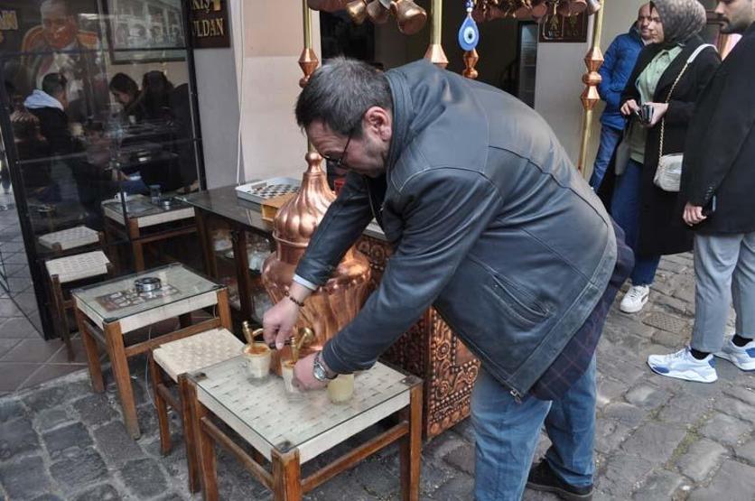 Kilosu 4 bin 500, Bardağı 100 Lira Isınmak İçin İçiyorlar Ama Sindirimi de Kolaylaştırıyor