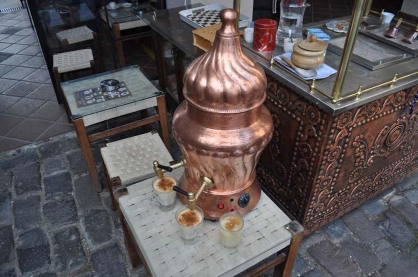 Kilosu 4 bin 500, Bardağı 100 Lira Isınmak İçin İçiyorlar Ama Sindirimi de Kolaylaştırıyor