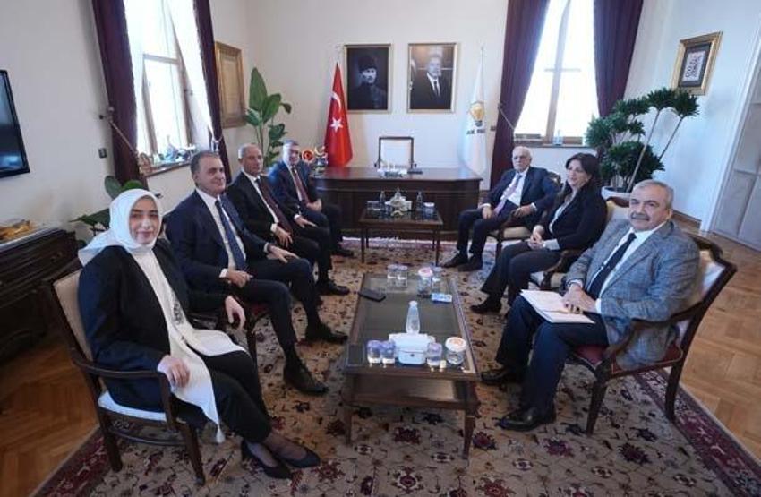 Son Dakika: İmralıya Giden DEM Parti Heyetinden AK Partiye Ziyaret
